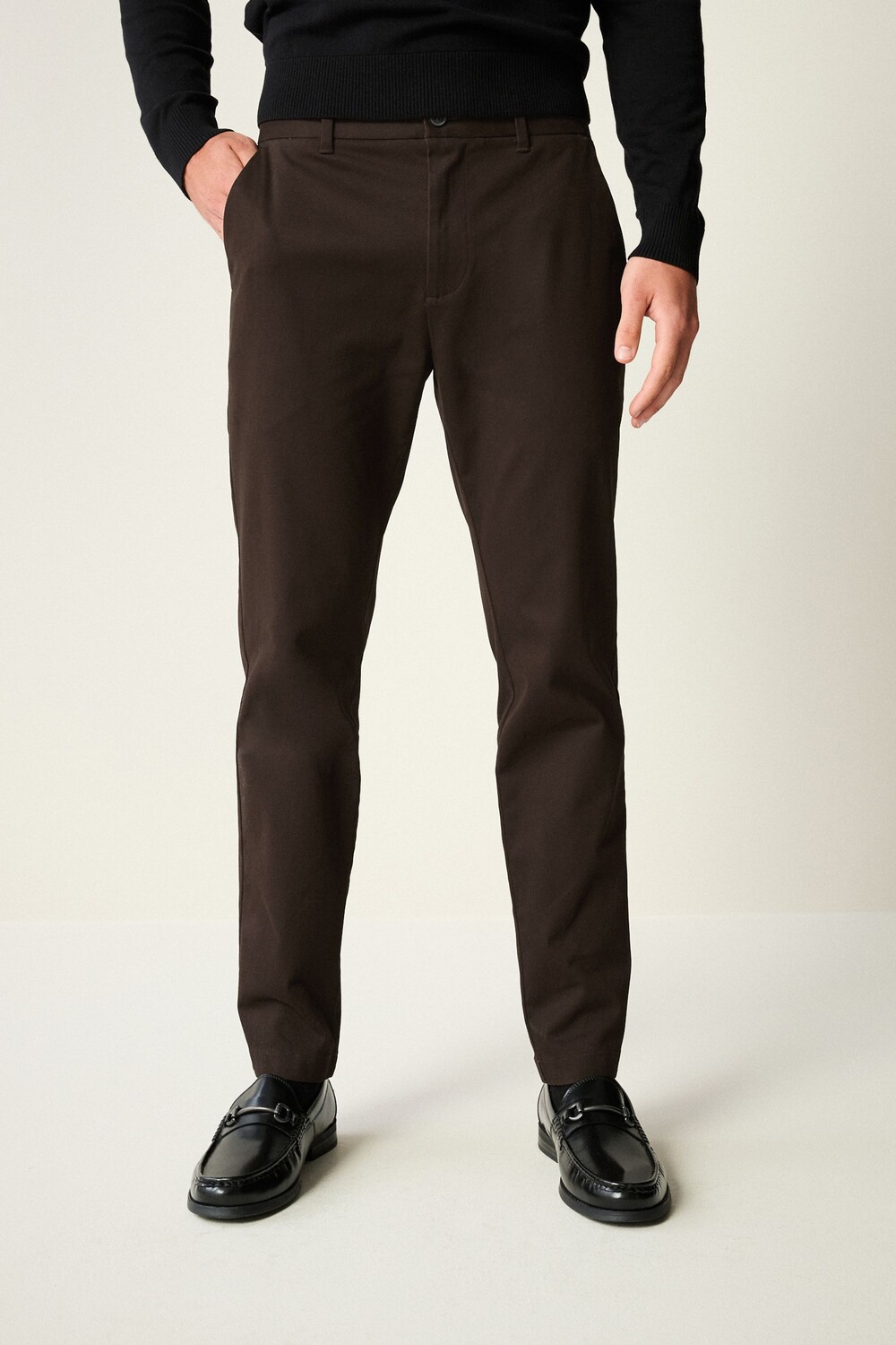 Мягкие на ощупь брюки чиносы с эластичным принтом Next, коричневый
Мягкие на ощупь брюки чиносы с эластичным принтом Next, коричневый