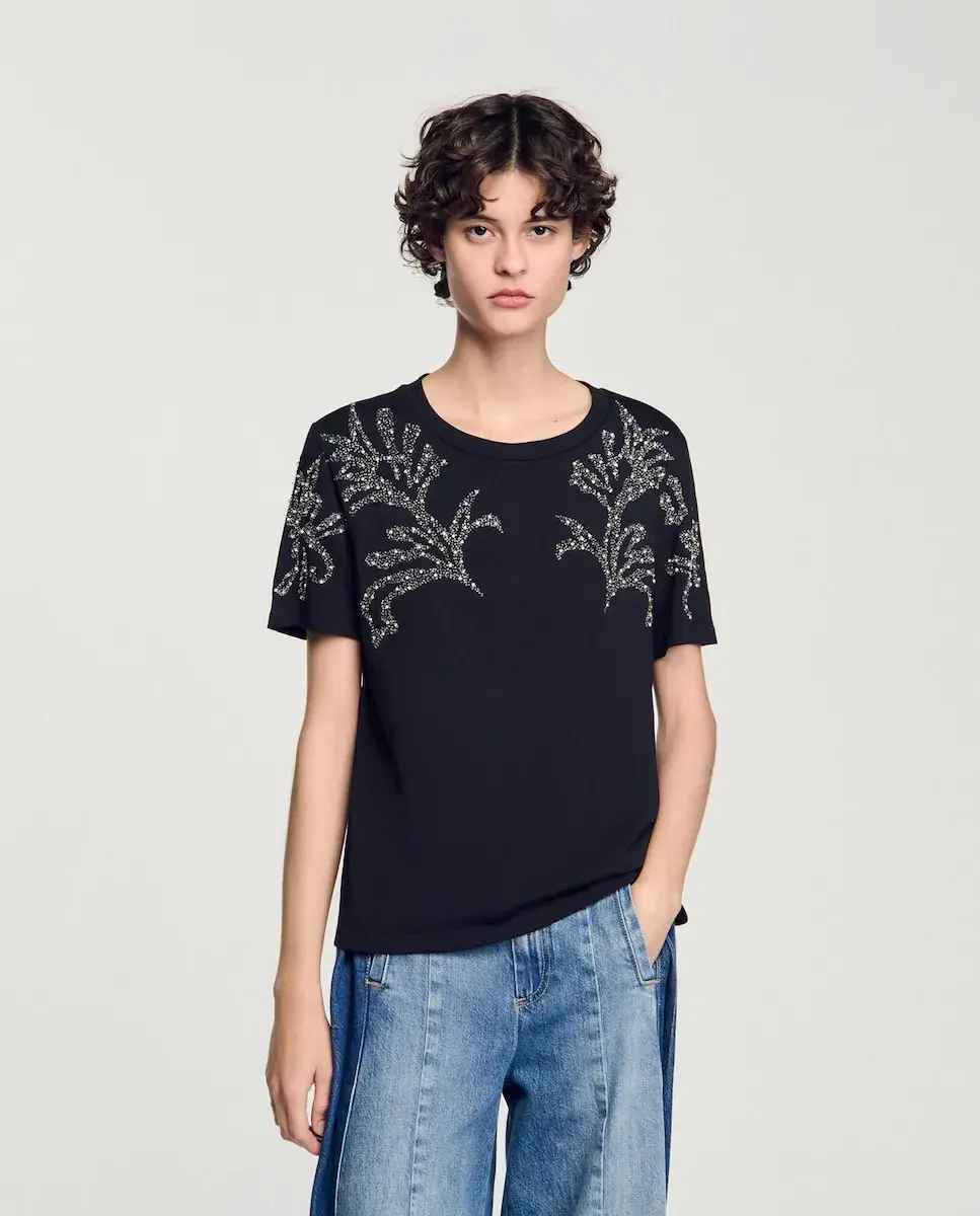 Женская футболка с вышитыми деталями Sandro, черный
Женская футболка с вышитыми деталями Sandro, черный