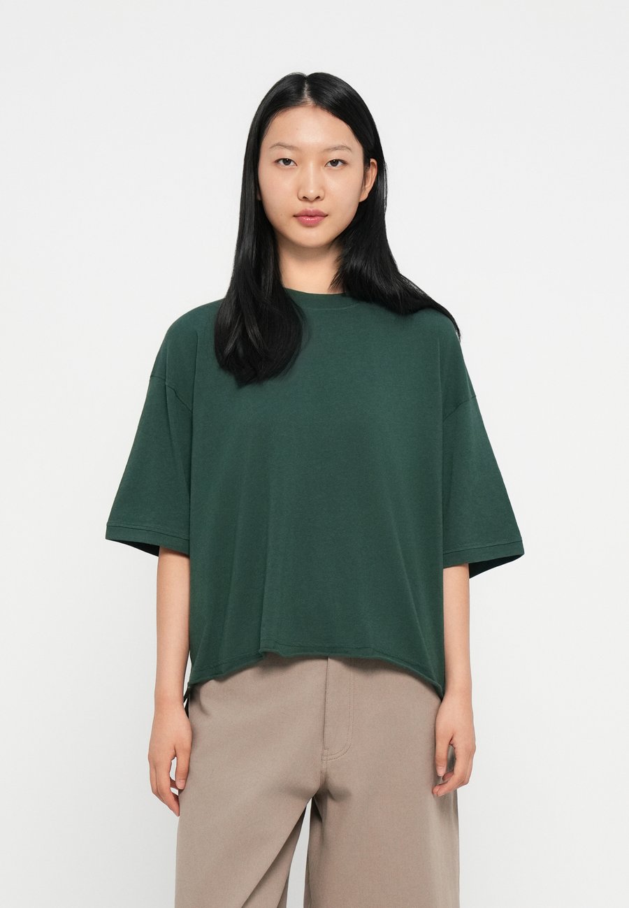 Футболка American Vintage UDARK, Dark Green
Футболка American Vintage UDARK, Dark Green