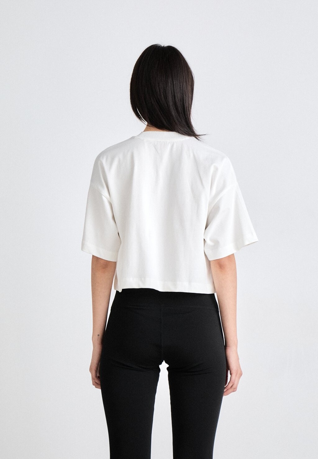 Базовая футболка DAMELODY HUGO, белый
Базовая футболка DAMELODY HUGO, белый