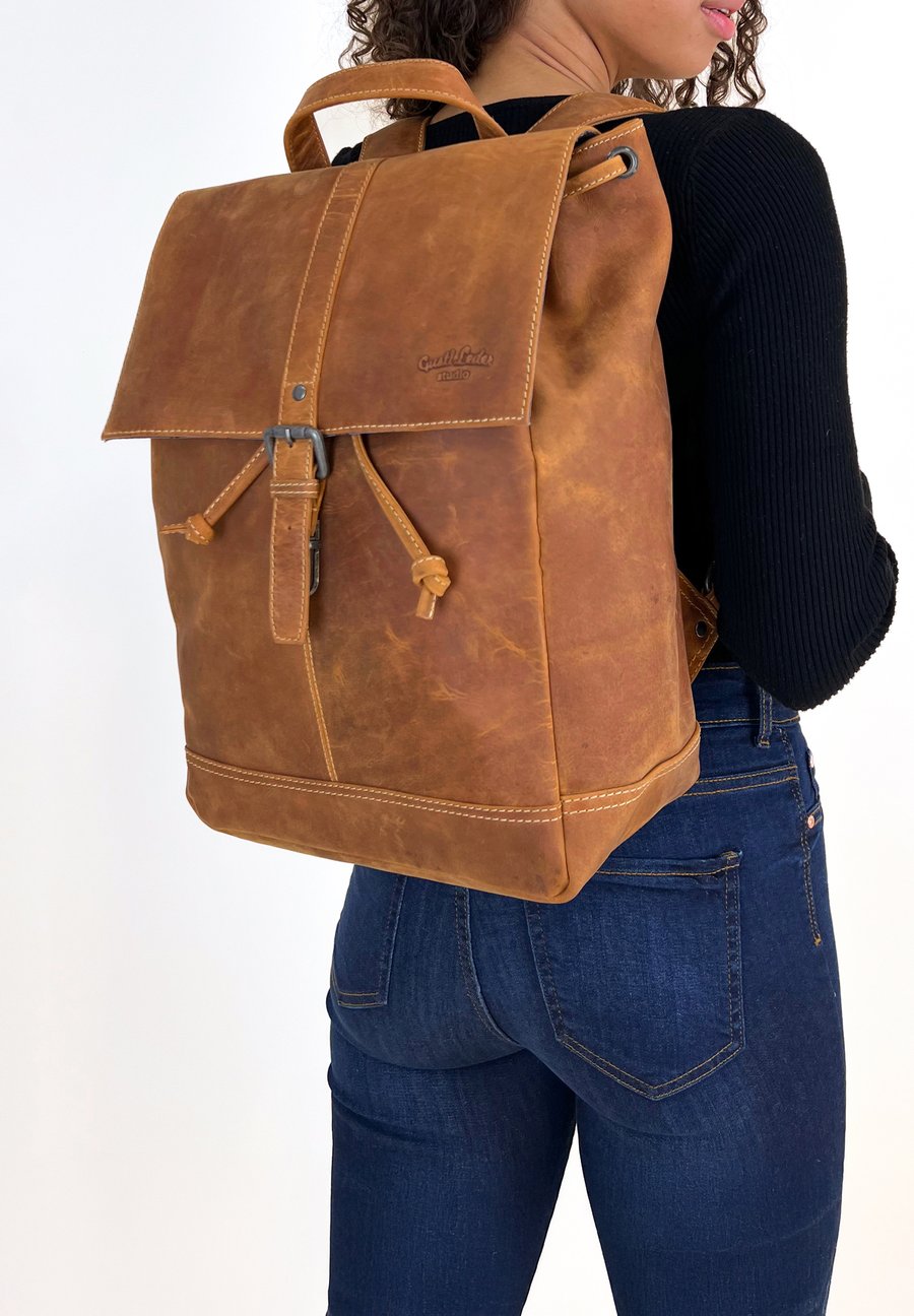 Рюкзак Gusti Leder JAIME, Hellbraun/Light Brown
Рюкзак Gusti Leder JAIME, Hellbraun/Light Brown