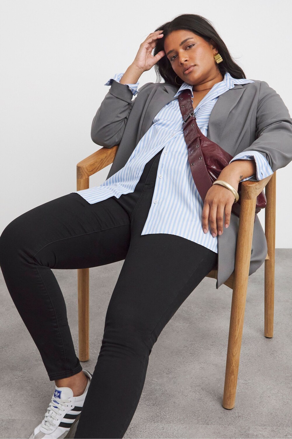 Уютные узкие джинсы Simply Be, черный
Уютные узкие джинсы Simply Be, черный