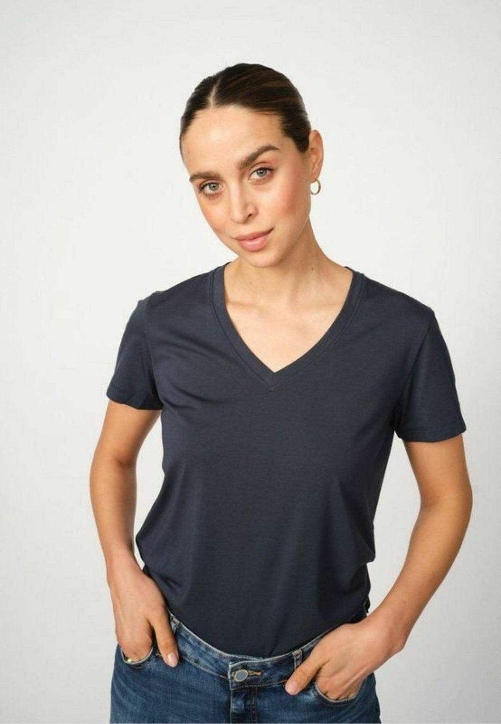 Футболка с принтом MMDALA V-SS Mos Mosh, синий
Футболка с принтом MMDALA V-SS Mos Mosh, синий