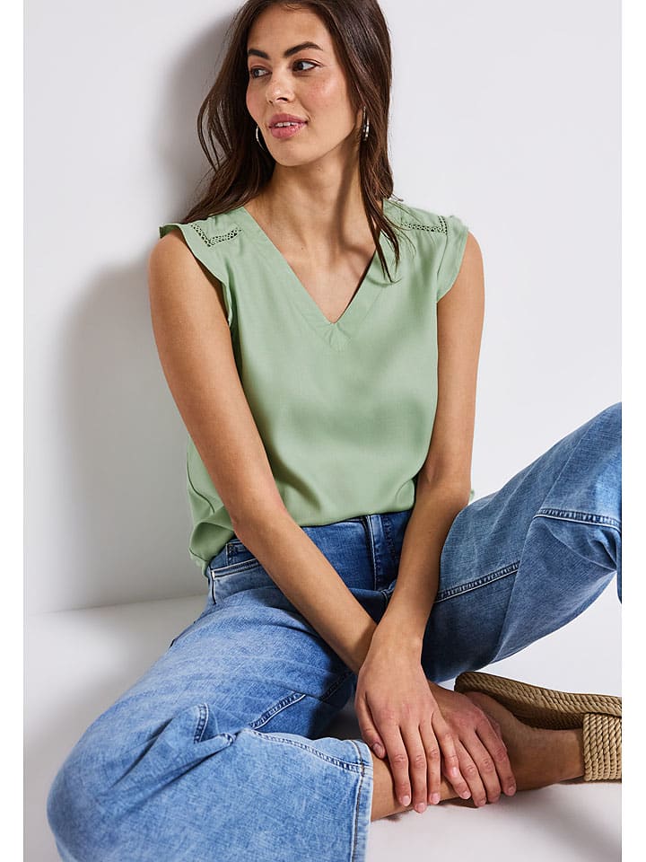 Светло-зеленая рубашка Street One
Светло-зеленая рубашка Street One