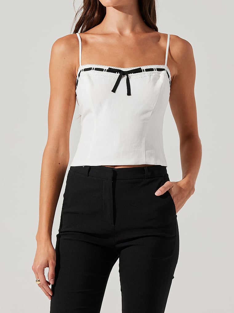 Пайтон топ Astr The Label, белый
Пайтон топ Astr The Label, белый