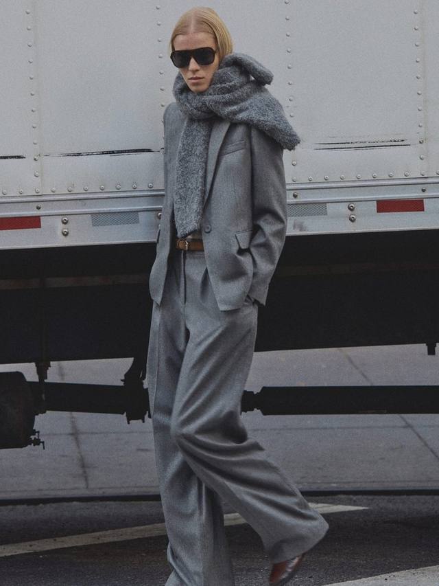 Полушерстяной блейзер в норвежскую полоску Mango, серый
Полушерстяной блейзер в норвежскую полоску Mango, серый