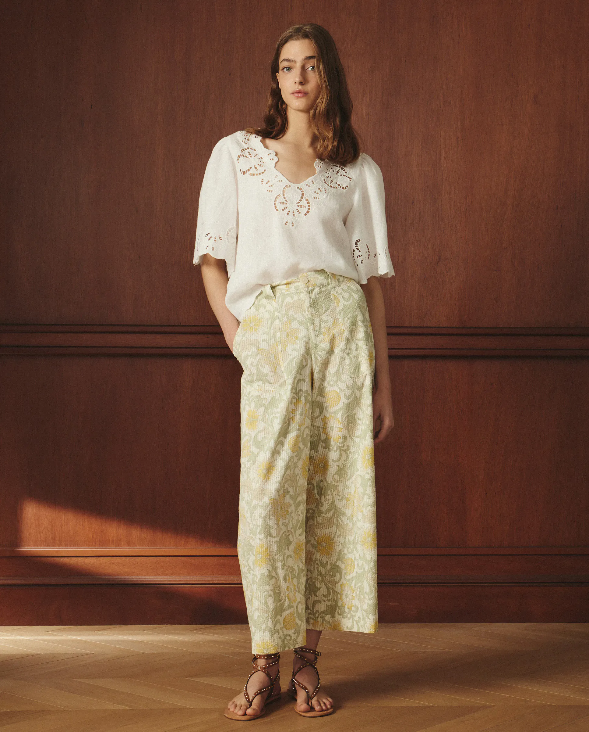 Женская однотонная блузка с коротким рукавом Lloyd's, белый
Женская однотонная блузка с коротким рукавом Lloyd's, белый