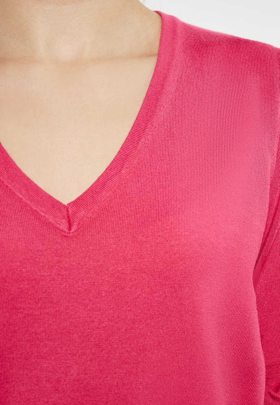 Джемпер faina CO-BRANDED WITH NAEMI, Pink
Джемпер faina CO-BRANDED WITH NAEMI, Pink