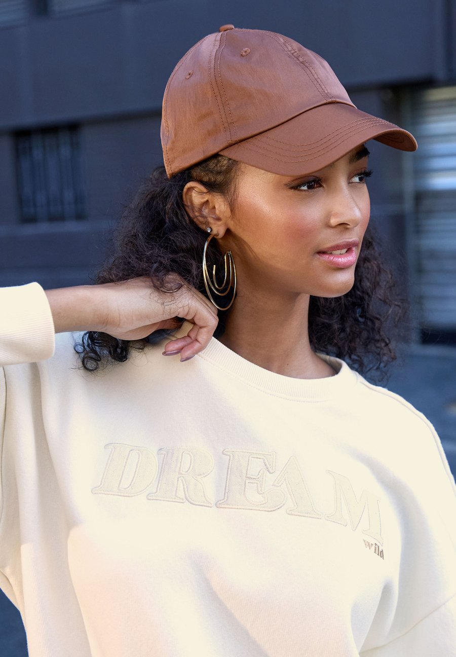 Толстовка Buffalo Sweatshirt, Wollweiß/White
Толстовка Buffalo Sweatshirt, Wollweiß/White