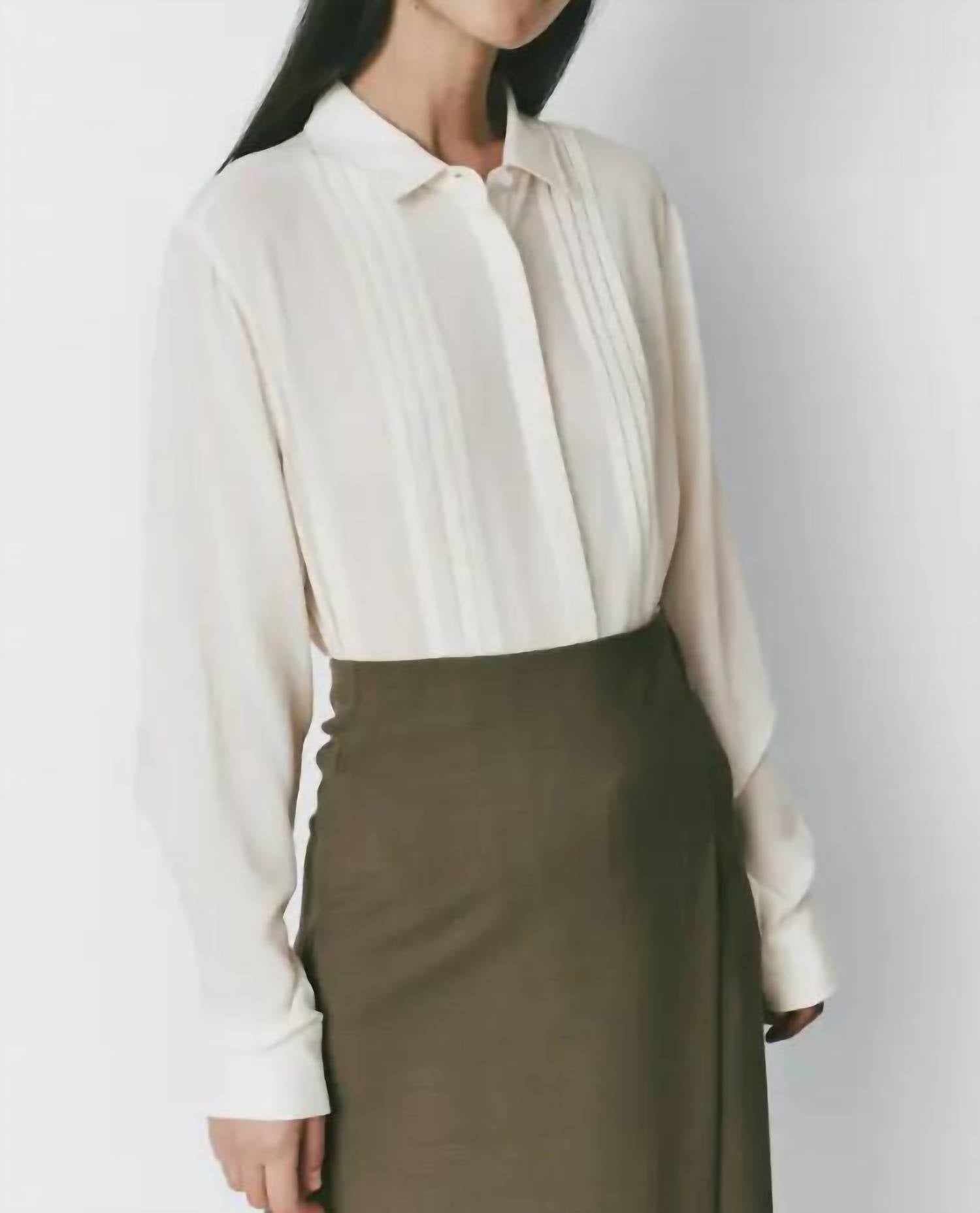 Rue Sophie Шелковая рубашка на пуговицах Camille кремового цвета
Rue Sophie Шелковая рубашка на пуговицах Camille кремового цвета