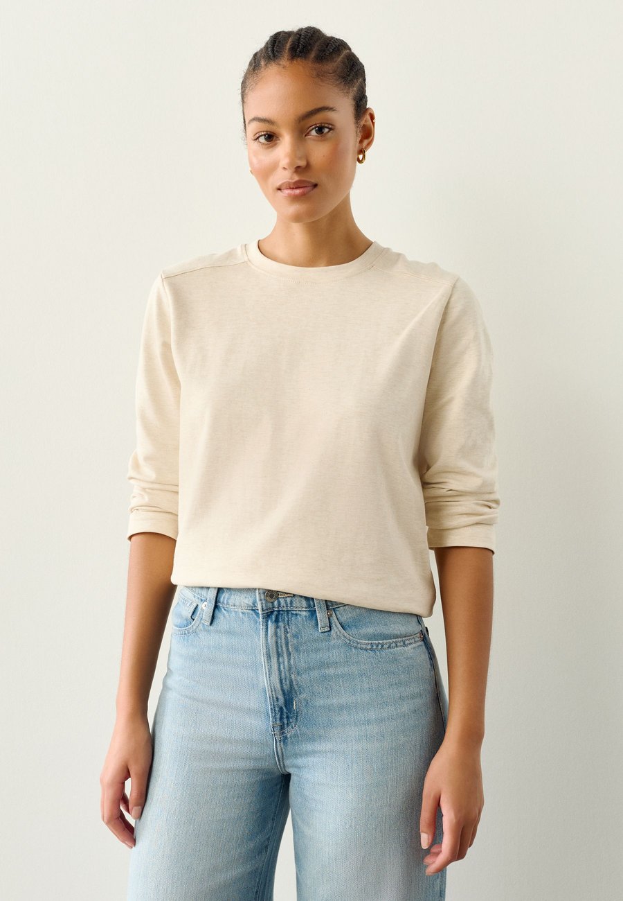 Топ Next LONG SLEEVE HEAVYWEIGHT GRAPHIC REGULAR FIT, Oatmeal/Beige
Топ Next LONG SLEEVE HEAVYWEIGHT GRAPHIC REGULAR FIT, Oatmeal/Beige