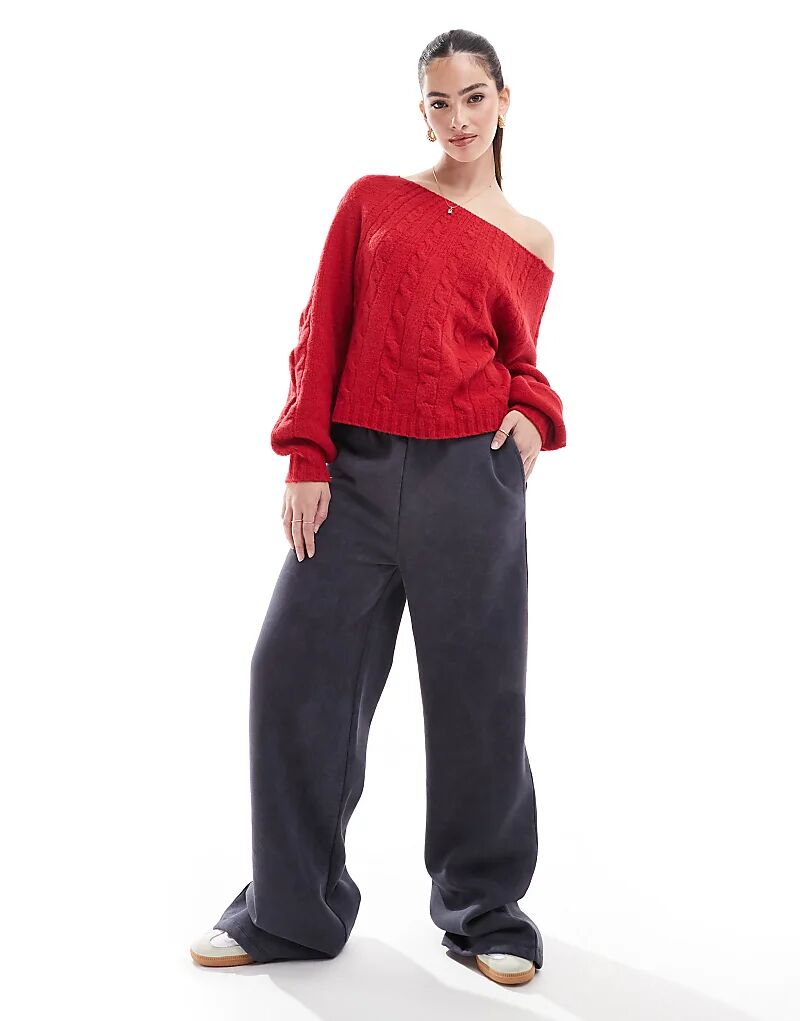 Джемпер с открытыми плечами в красном цвете Hollister
Джемпер с открытыми плечами в красном цвете Hollister