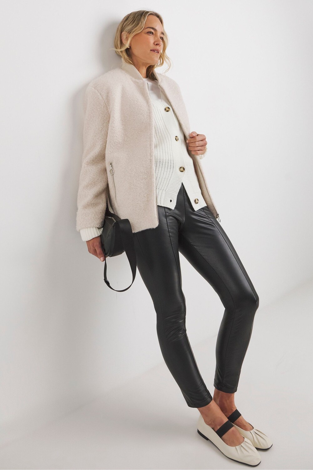 Леггинсы из искусственной кожи Jd Williams, черный
Леггинсы из искусственной кожи Jd Williams, черный