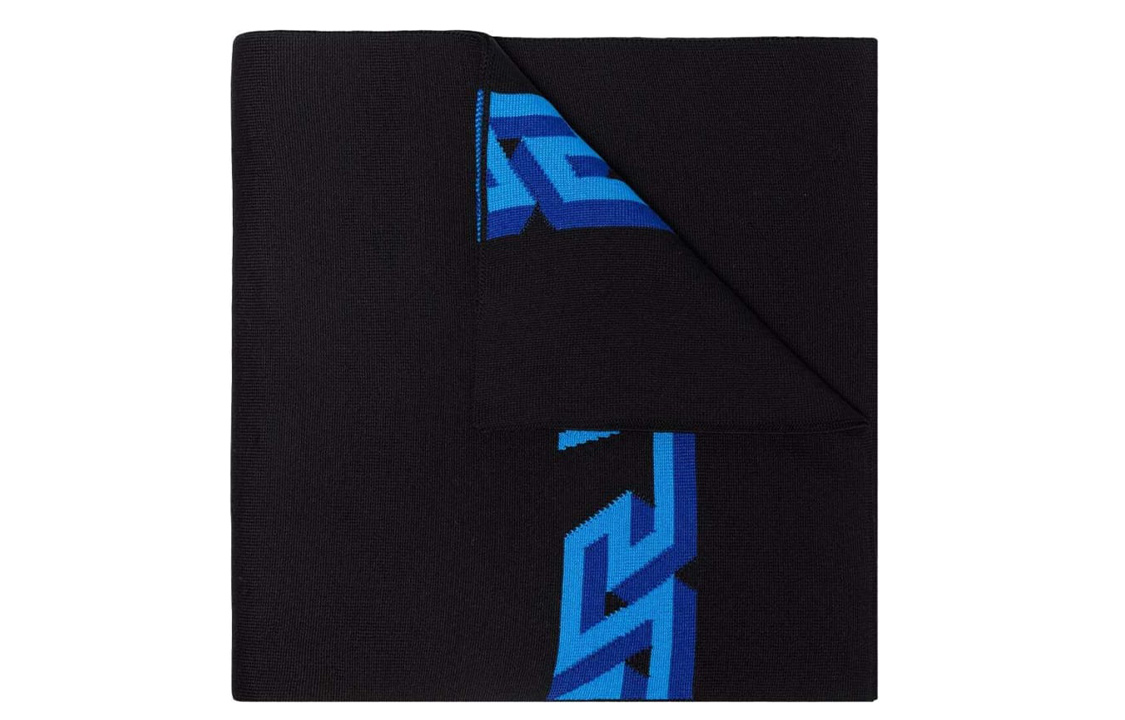 Вязаный шарф унисекс черный VERSACE
Вязаный шарф унисекс черный VERSACE