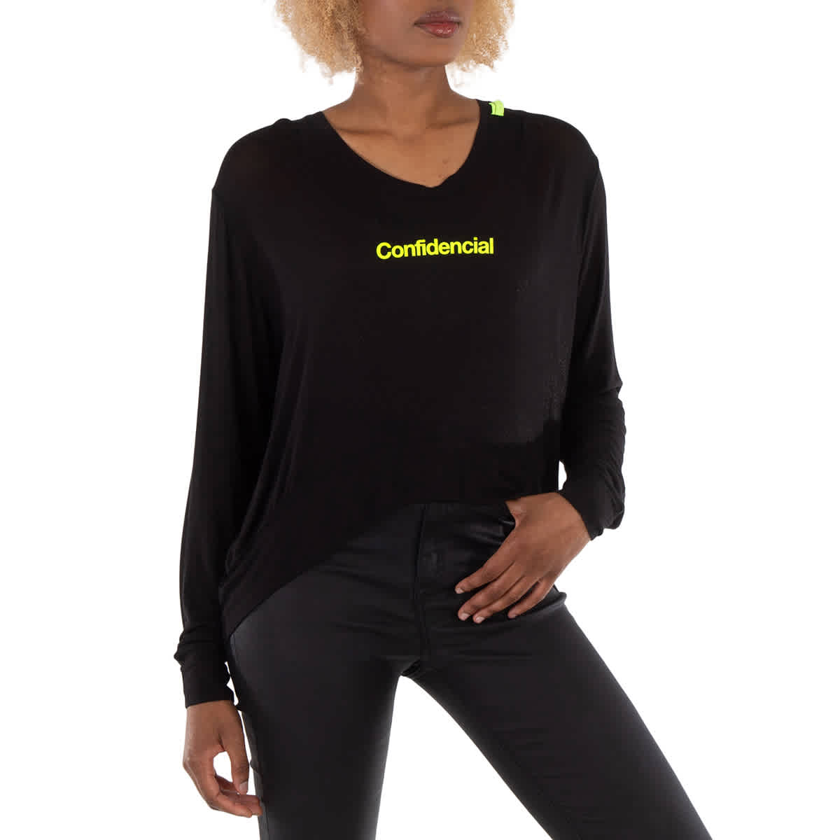 Марсело Бурлон Женская черная футболка Confidential Marcelo Burlon
Марсело Бурлон Женская черная футболка Confidential Marcelo Burlon