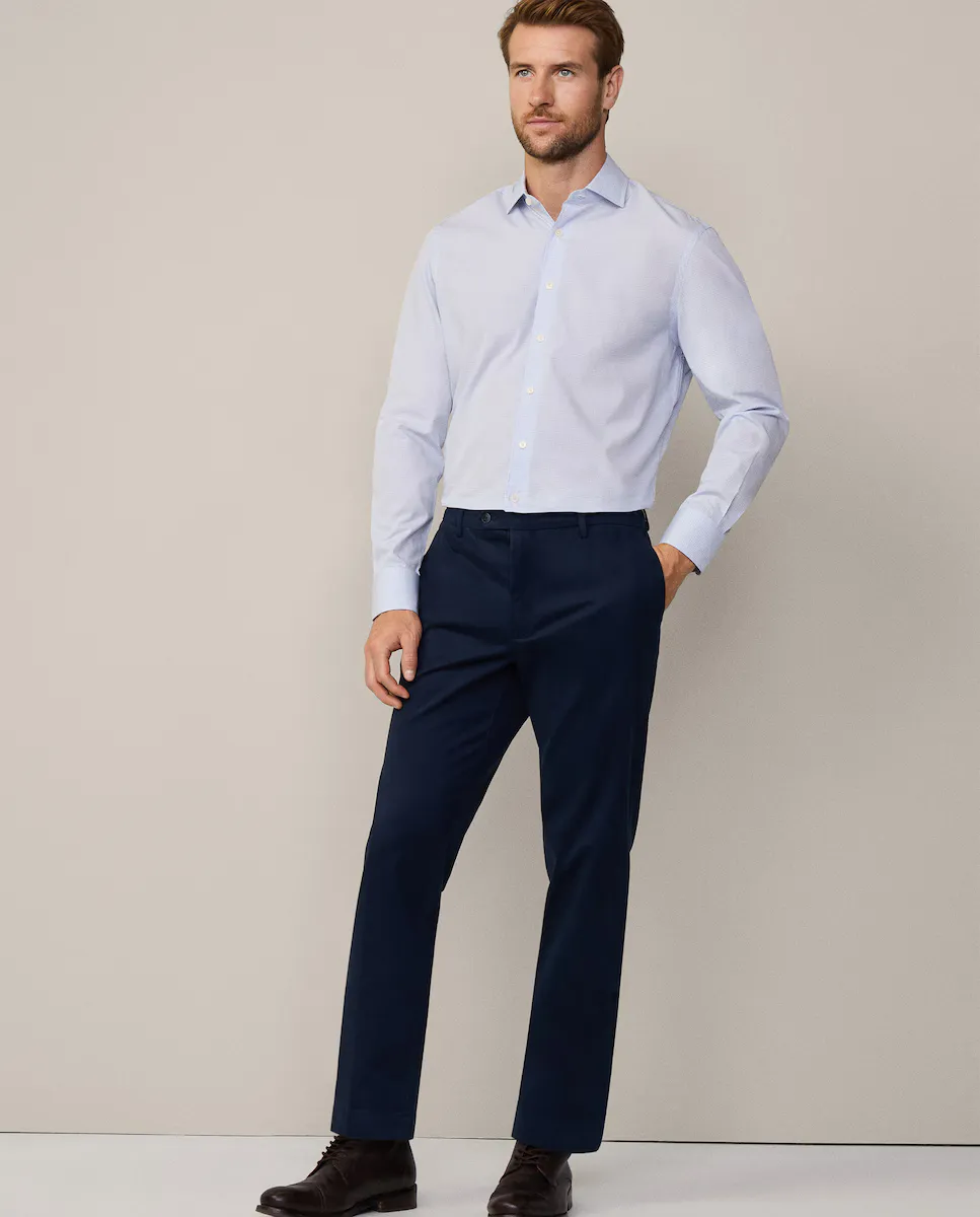 Мужские брюки чинос классического кроя из саржи Hackett, темно-синий
Мужские брюки чинос классического кроя из саржи Hackett, темно-синий