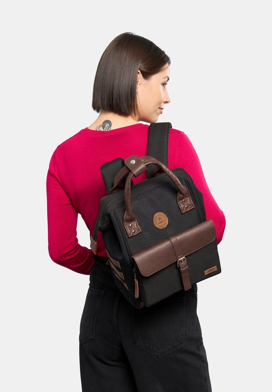 Рюкзак Cabaia ADVENTURER MINI, Managua Black/Metallic Black
Рюкзак Cabaia ADVENTURER MINI, Managua Black/Metallic Black