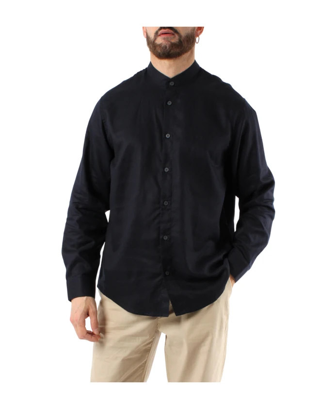 Классическая рубашка, незаменимый элемент гардероба Armani Exchange, синий
Классическая рубашка, незаменимый элемент гардероба Armani Exchange, синий