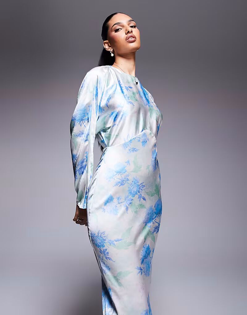 Платье макси с атласным силуэтом «летучая мышь» ASOS DESIGN цвета слоновой кости с цветочным узором