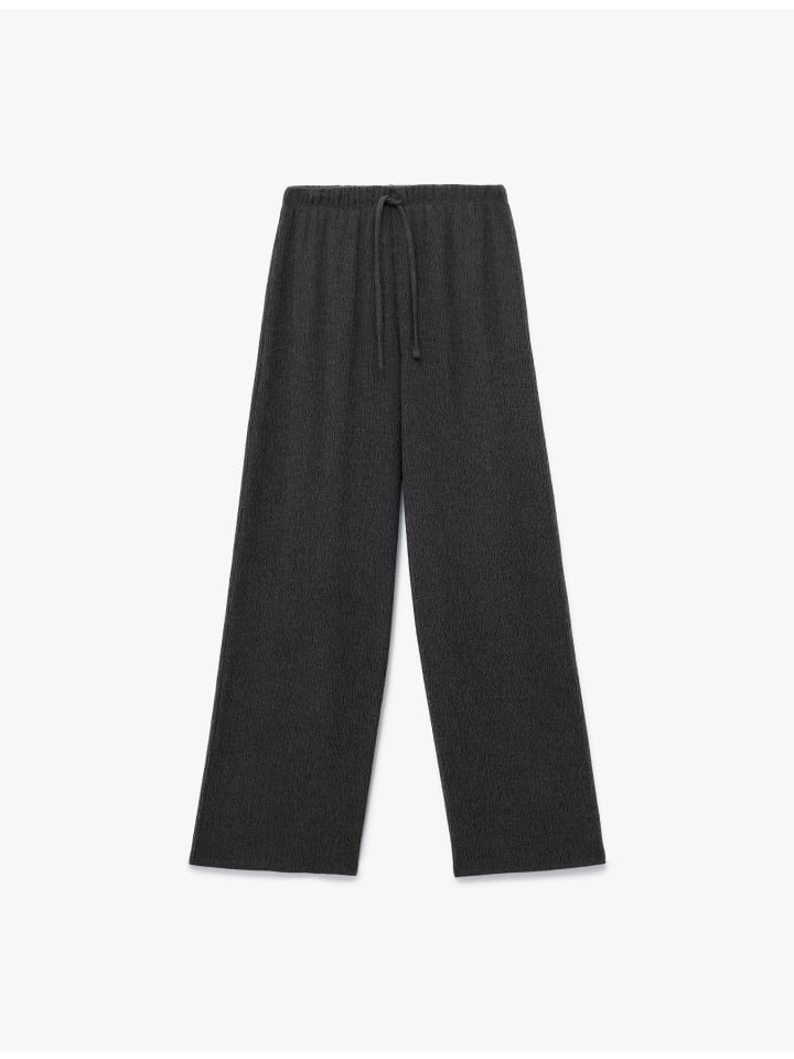 Брюки антрацитового цвета KOTON
Брюки антрацитового цвета KOTON