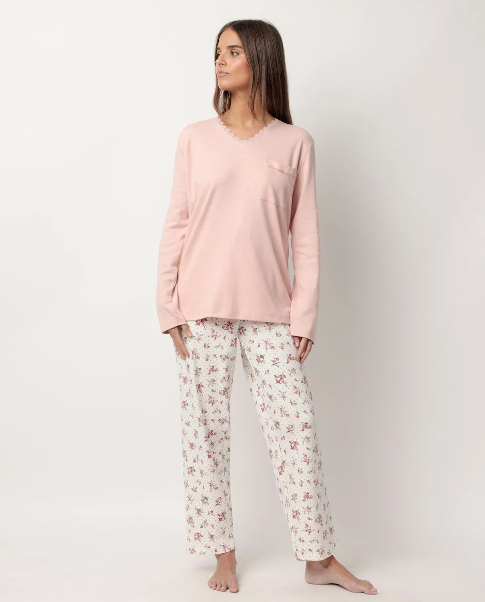 Длинная женская пижама из вискозного трикотажа кораллового цвета Admas
Длинная женская пижама из вискозного трикотажа кораллового цвета Admas