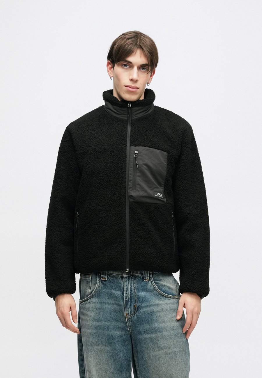 Флисовая куртка TAION MOUNTAIN ZIP BOA HI NECK JACKET UNISEX, Black
Флисовая куртка TAION MOUNTAIN ZIP BOA HI NECK JACKET UNISEX, Black