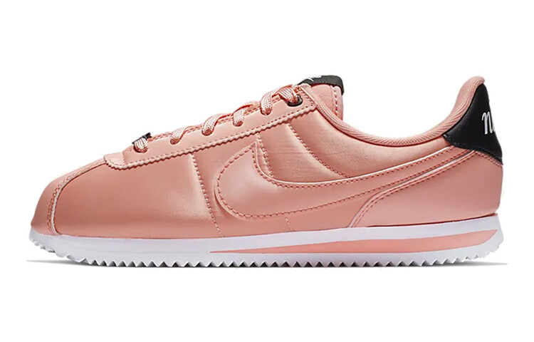 Кроссовки для бега Nike Cortez женские
Кроссовки для бега Nike Cortez женские