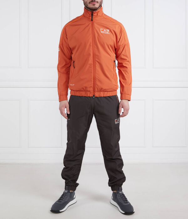 Спортивный костюм мужской Ea7 с курткой на молнии, оранжевый/коричневый
Спортивный костюм мужской Ea7 с курткой на молнии, оранжевый/коричневый