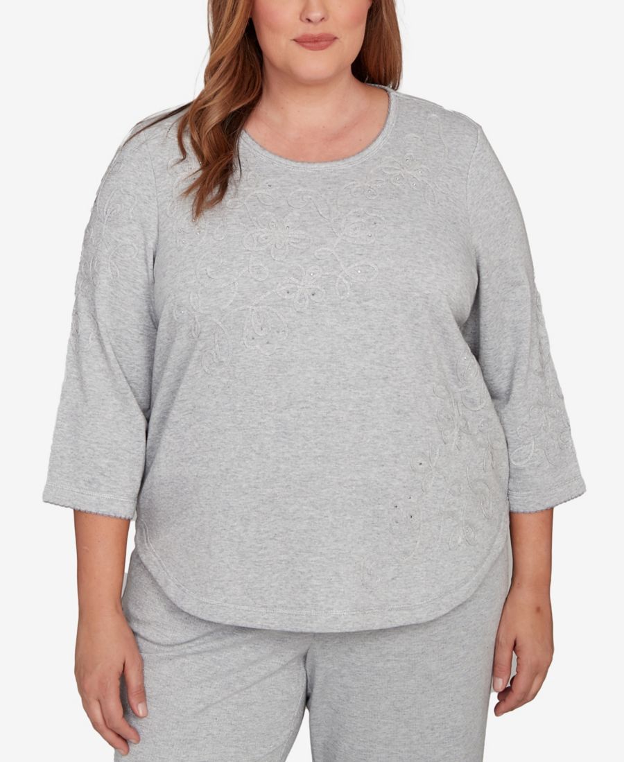 Топ больших размеров в повседневном стиле с асимметричной цветочной вышивкой Alfred Dunner, Cultivated Pearl Heather
Топ больших размеров в повседневном стиле с асимметричной цветочной вышивкой Alfred Dunner, Cultivated Pearl Heather