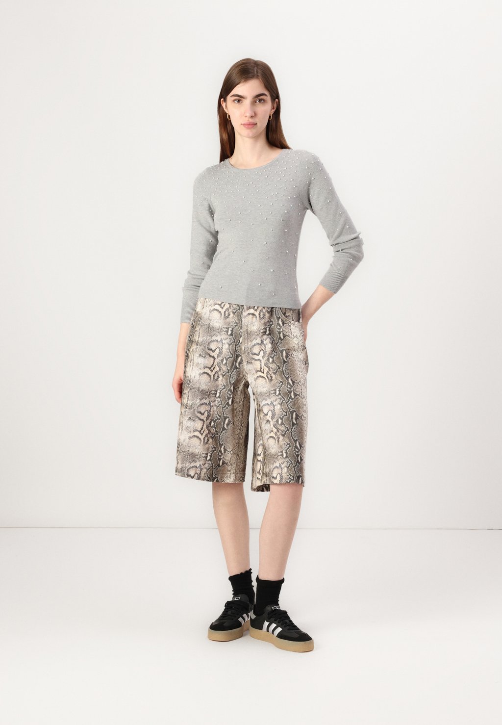 Джемпер ONLSOI ONLY, светло-серый
Джемпер ONLSOI ONLY, светло-серый