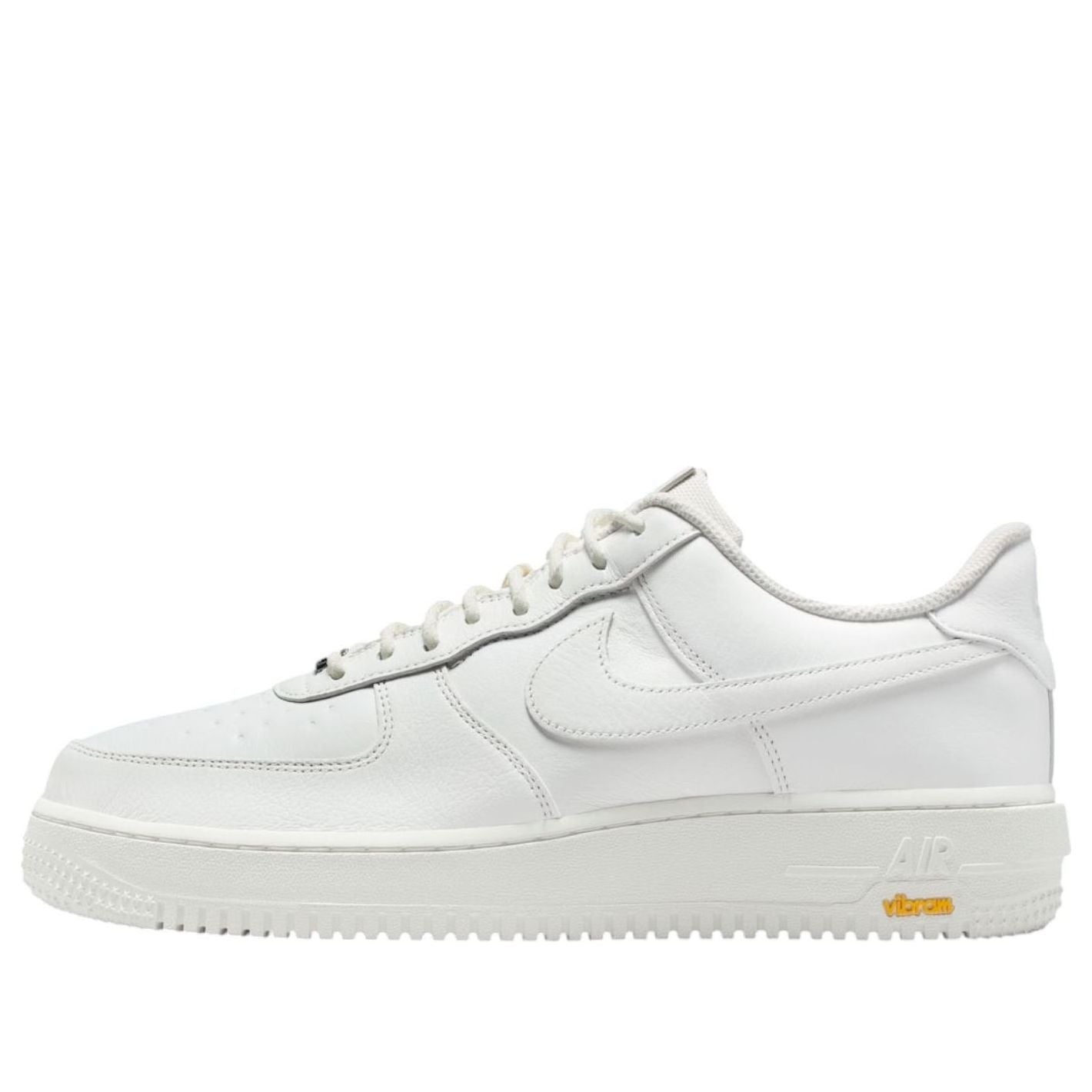 Кроссовки Nike x Vibram Air Force 1 Low 'Summit White'
Кроссовки Nike x Vibram Air Force 1 Low 'Summit White'