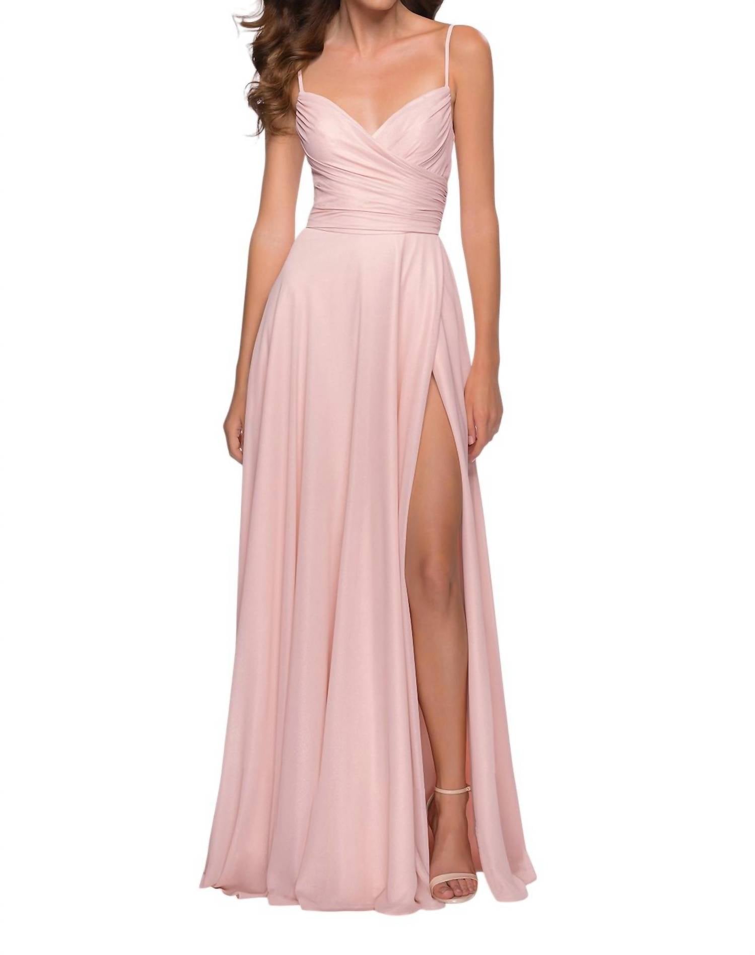 Металлическое шифоновое платье с перекрещивающимся плиссированным лифом в оттенке блаш La Femme, Blush
Металлическое шифоновое платье с перекрещивающимся плиссированным лифом в оттенке блаш La Femme, Blush