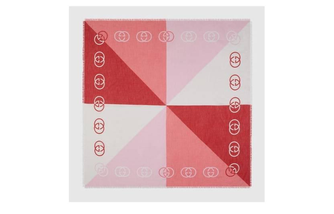 Вязаный шарф женский GUCCI
Вязаный шарф женский GUCCI