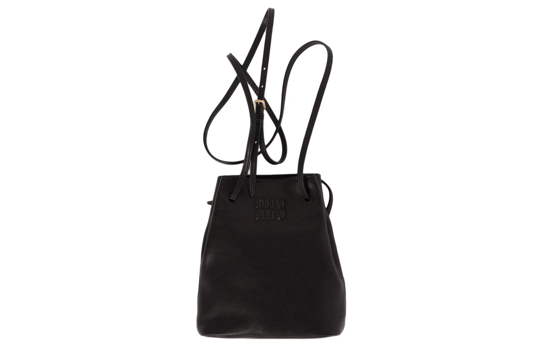 Кожаная мини-сумка через плечо MIU MIU черная
Кожаная мини-сумка через плечо MIU MIU черная