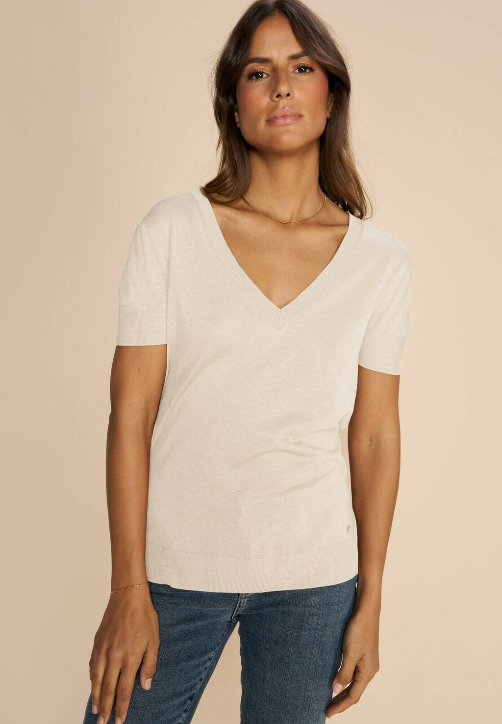 Базовая футболка SINK Mos Mosh, бежевый
Базовая футболка SINK Mos Mosh, бежевый