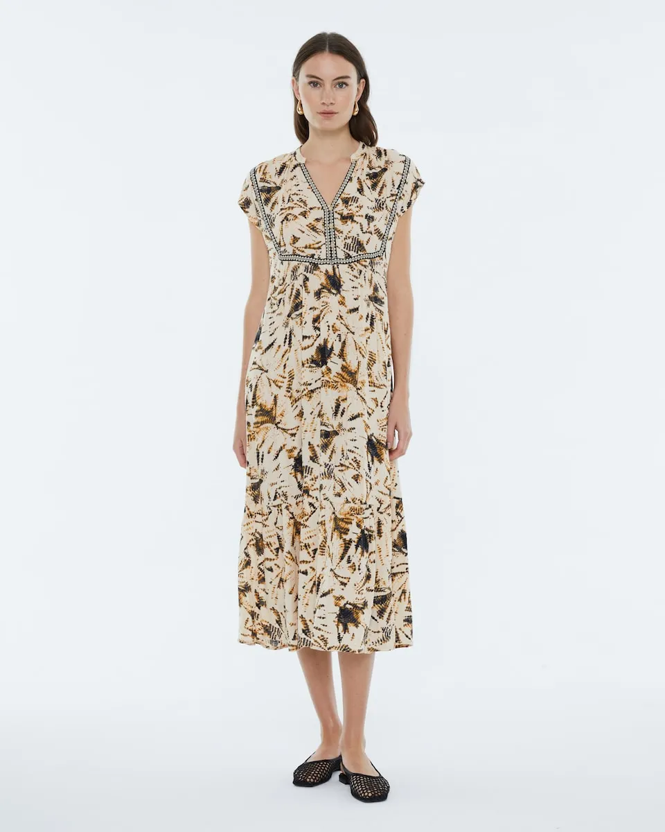 Расклешенное миди-платье с V-образным вырезом и без рукавов Andam, бежевый
Расклешенное миди-платье с V-образным вырезом и без рукавов Andam, бежевый