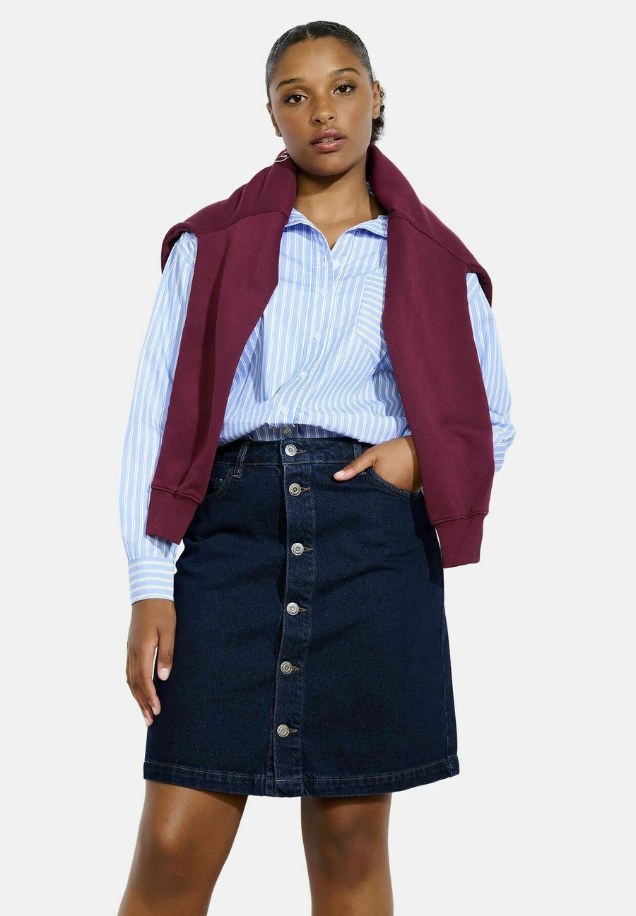 Юбка LolaLiza BUTTONED, Dark Blue
Юбка LolaLiza BUTTONED, Dark Blue