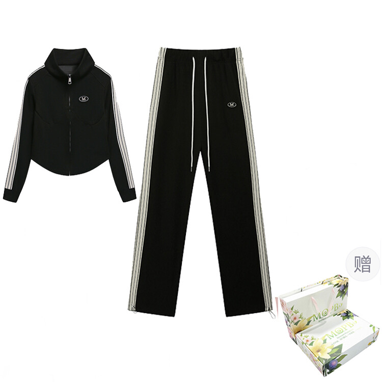 Комплект свитшотов женский Mopb
Комплект свитшотов женский Mopb