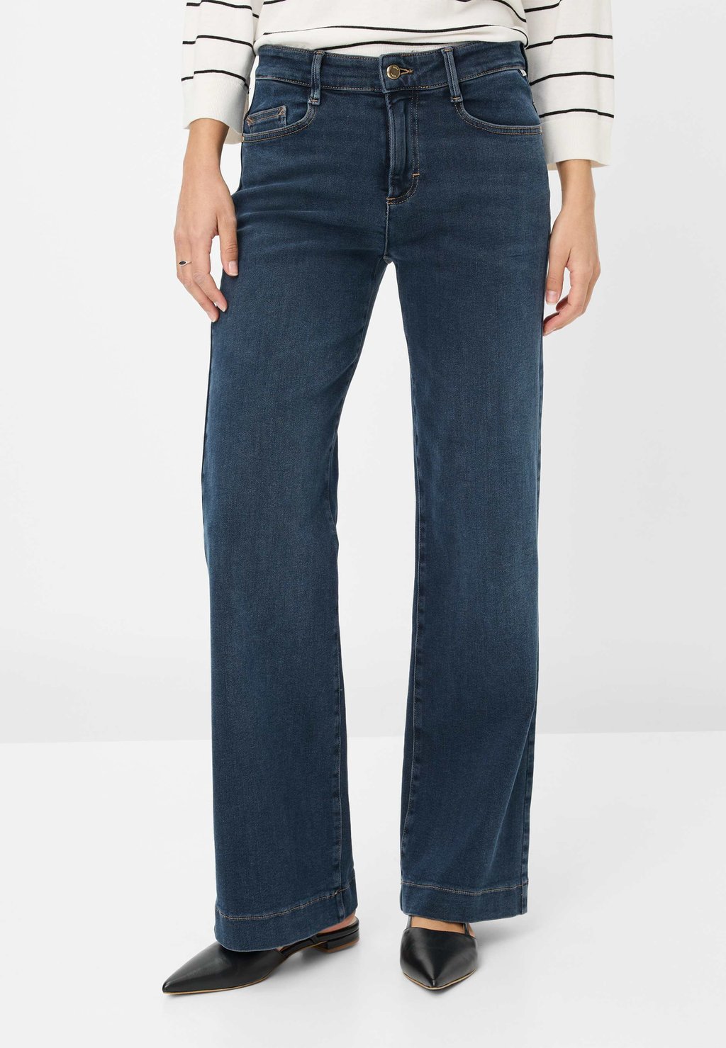 Джинсы прямого кроя STYLE MAINE BRAX, темно-синий
Джинсы прямого кроя STYLE MAINE BRAX, темно-синий