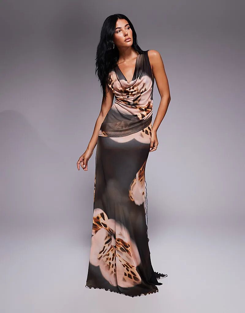 Мягкое платье макси с капюшоном и принтом ASOS DESIGN
Мягкое платье макси с капюшоном и принтом ASOS DESIGN