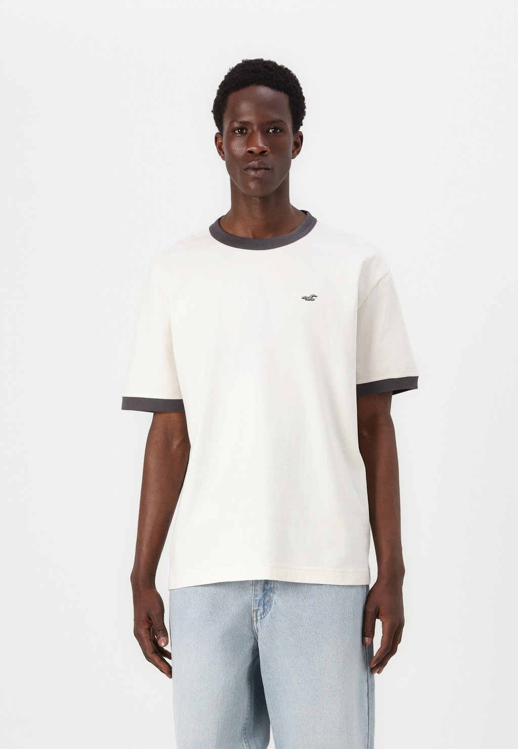 Базовая футболка BOXY Hollister Co., серый 
Базовая футболка BOXY Hollister Co., серый