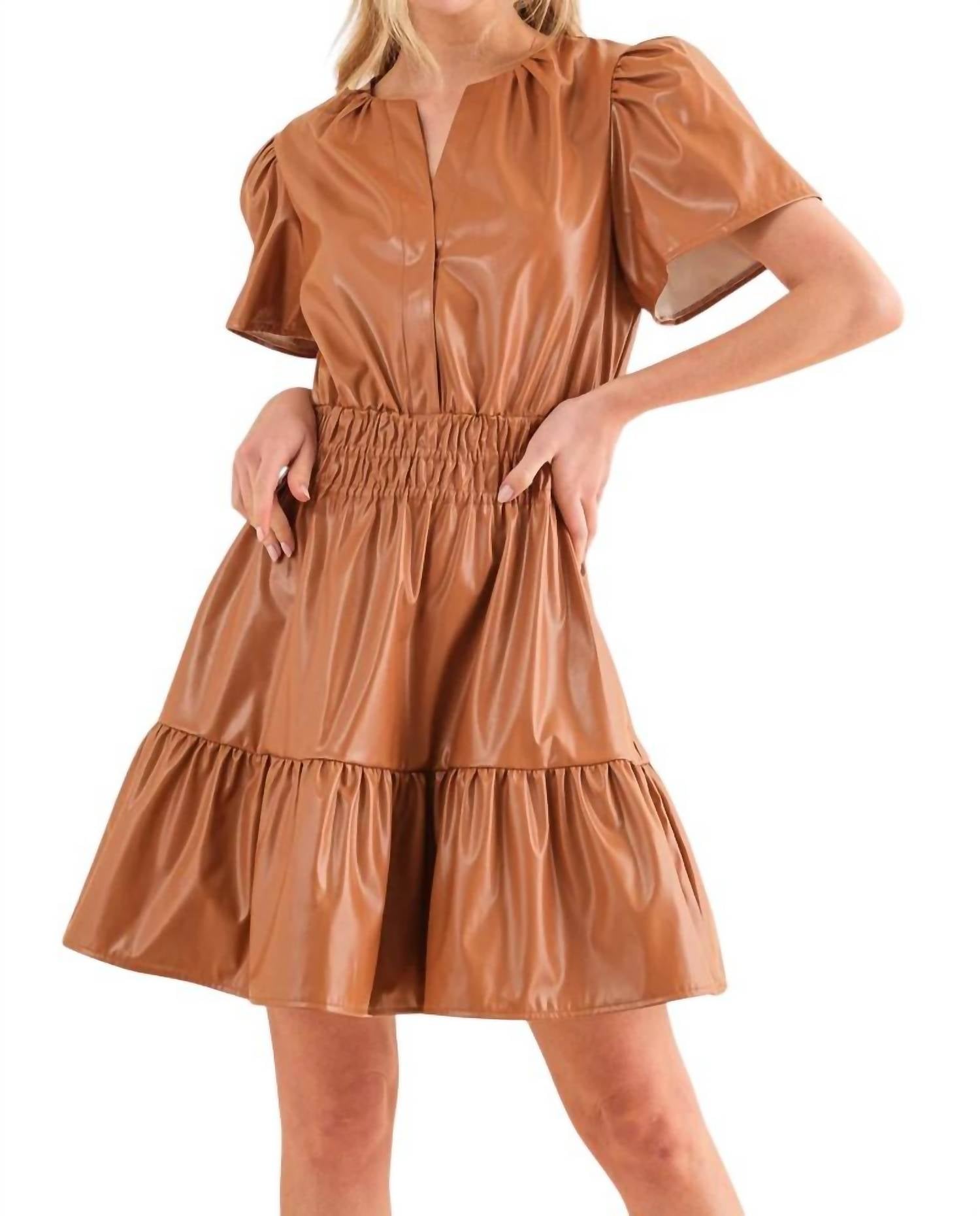 Платье из веганской кожи коричневого цвета Figure Us Out And The Why
Платье из веганской кожи коричневого цвета Figure Us Out And The Why