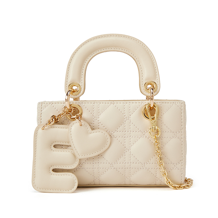 ELLE Маленькая женская сумка из коровьей кожи черный/Ancora Red
ELLE Маленькая женская сумка из коровьей кожи черный/Ancora Red