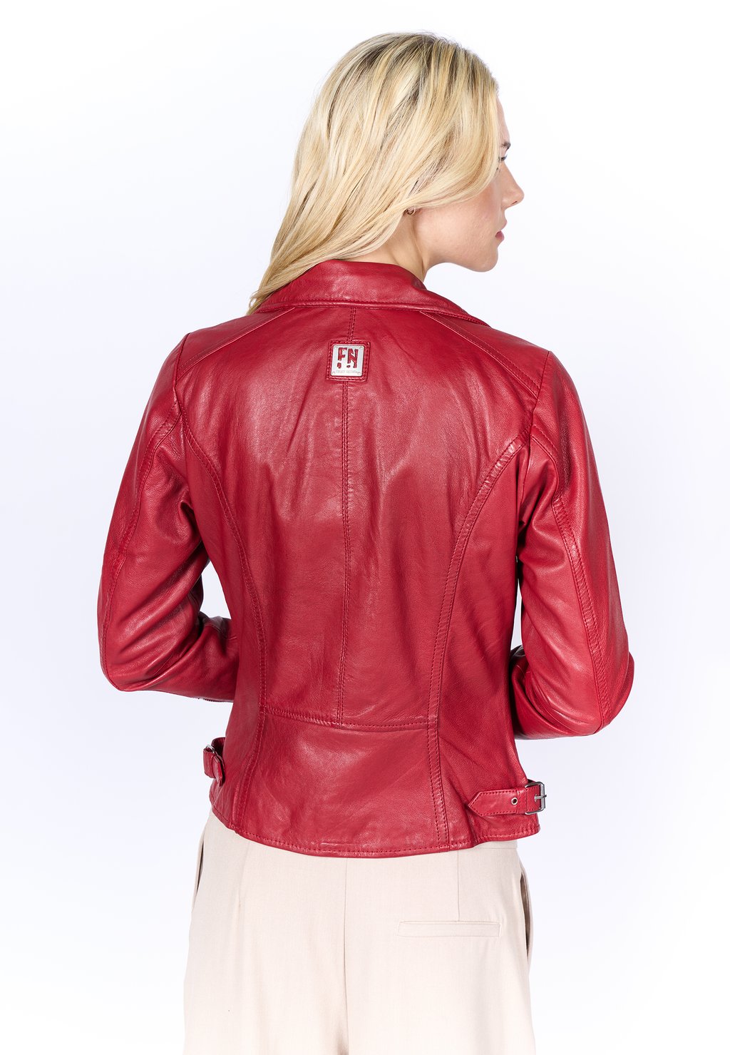 Кожаная куртка Freaky Nation, красный
Кожаная куртка Freaky Nation, красный