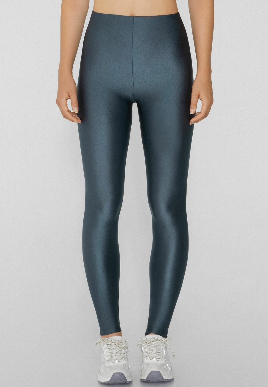 Брюки Tezenis Leggings, Dark Grey/Metallic Grey
Брюки Tezenis Leggings, Dark Grey/Metallic Grey