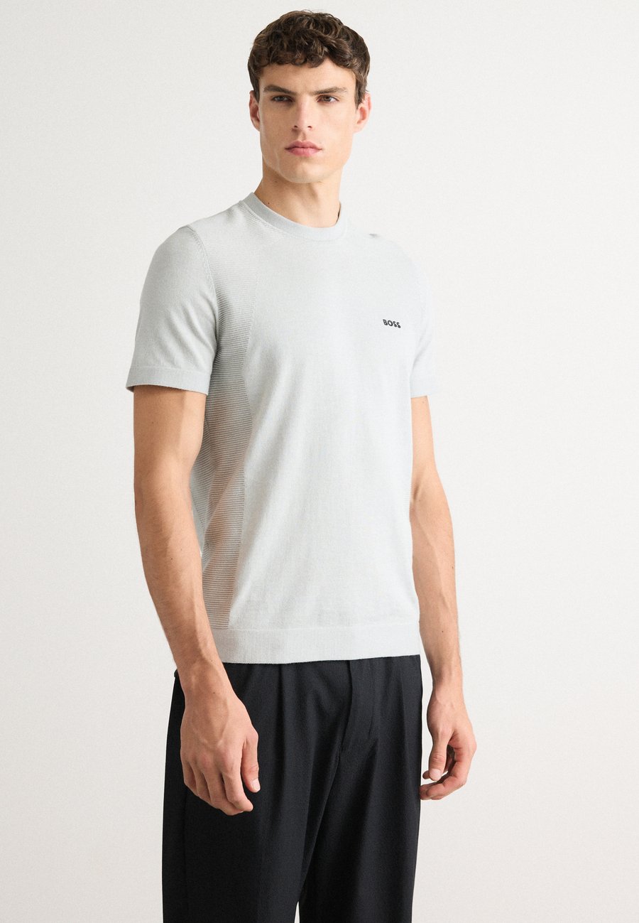 Футболка BOSS MOMENTUM LITE, Light Pastel Grey/Light Grey, Серый, Футболка BOSS MOMENTUM LITE, Light Pastel Grey/Light Grey
Футболка BOSS MOMENTUM LITE, Light Pastel Grey/Light Grey, Серый, Футболка BOSS MOMENTUM LITE, Light Pastel Grey/Light Grey