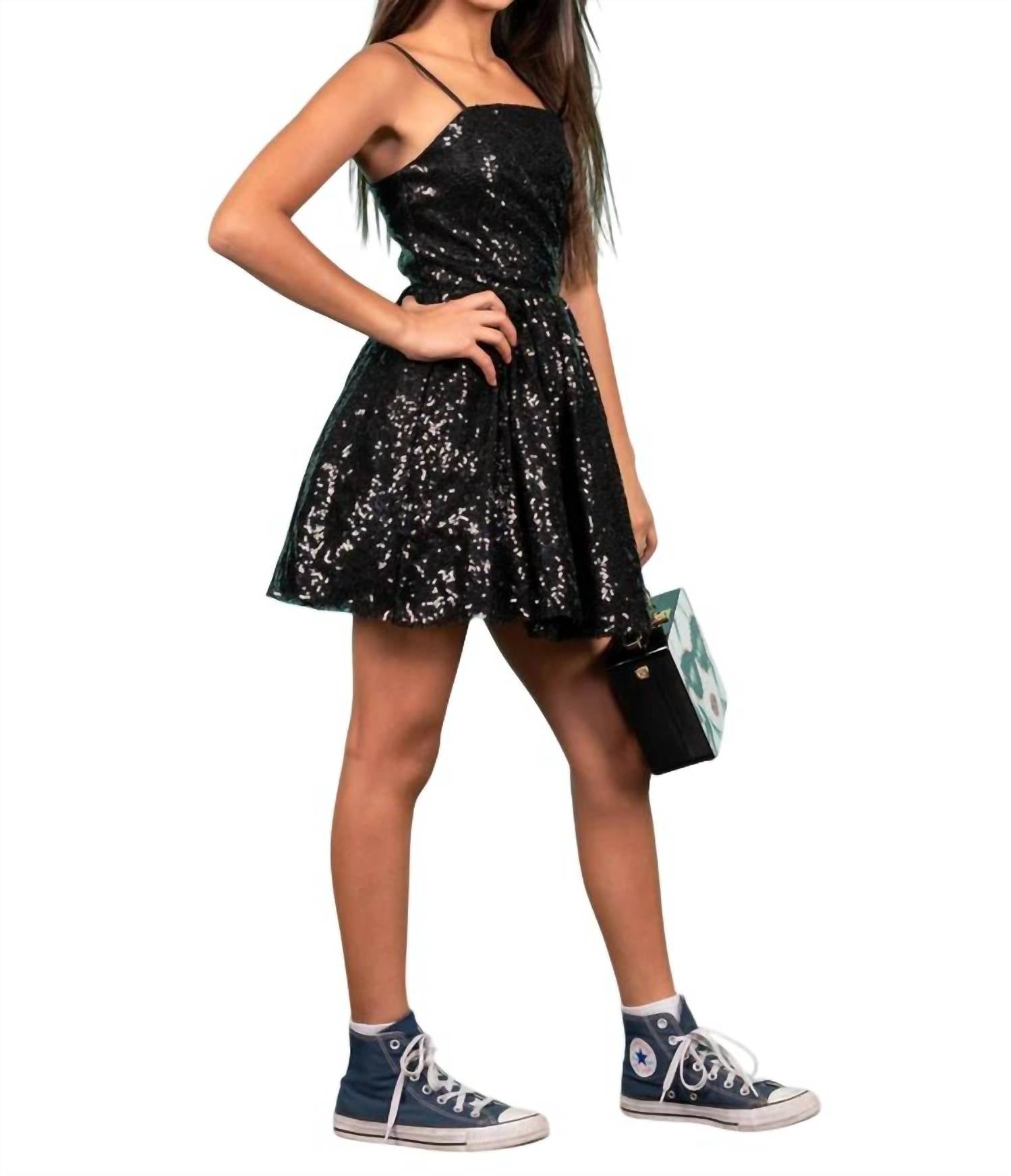 Черное коктейльное платье Tara с открытой спиной MISS BEHAVE GIRLS
Черное коктейльное платье Tara с открытой спиной MISS BEHAVE GIRLS