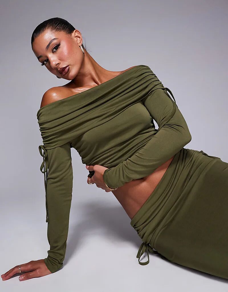 Топ с длинными рукавами и мягкой ручкой, открытыми плечами, оливкового цвета ASOS DESIGN
Топ с длинными рукавами и мягкой ручкой, открытыми плечами, оливкового цвета ASOS DESIGN