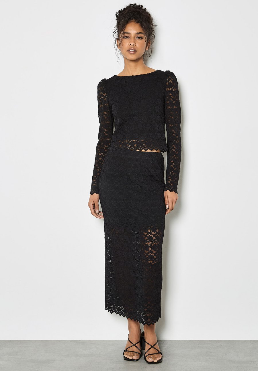 Юбка Apricot FLORAL LEAF MIDI, Black
Юбка Apricot FLORAL LEAF MIDI, Black