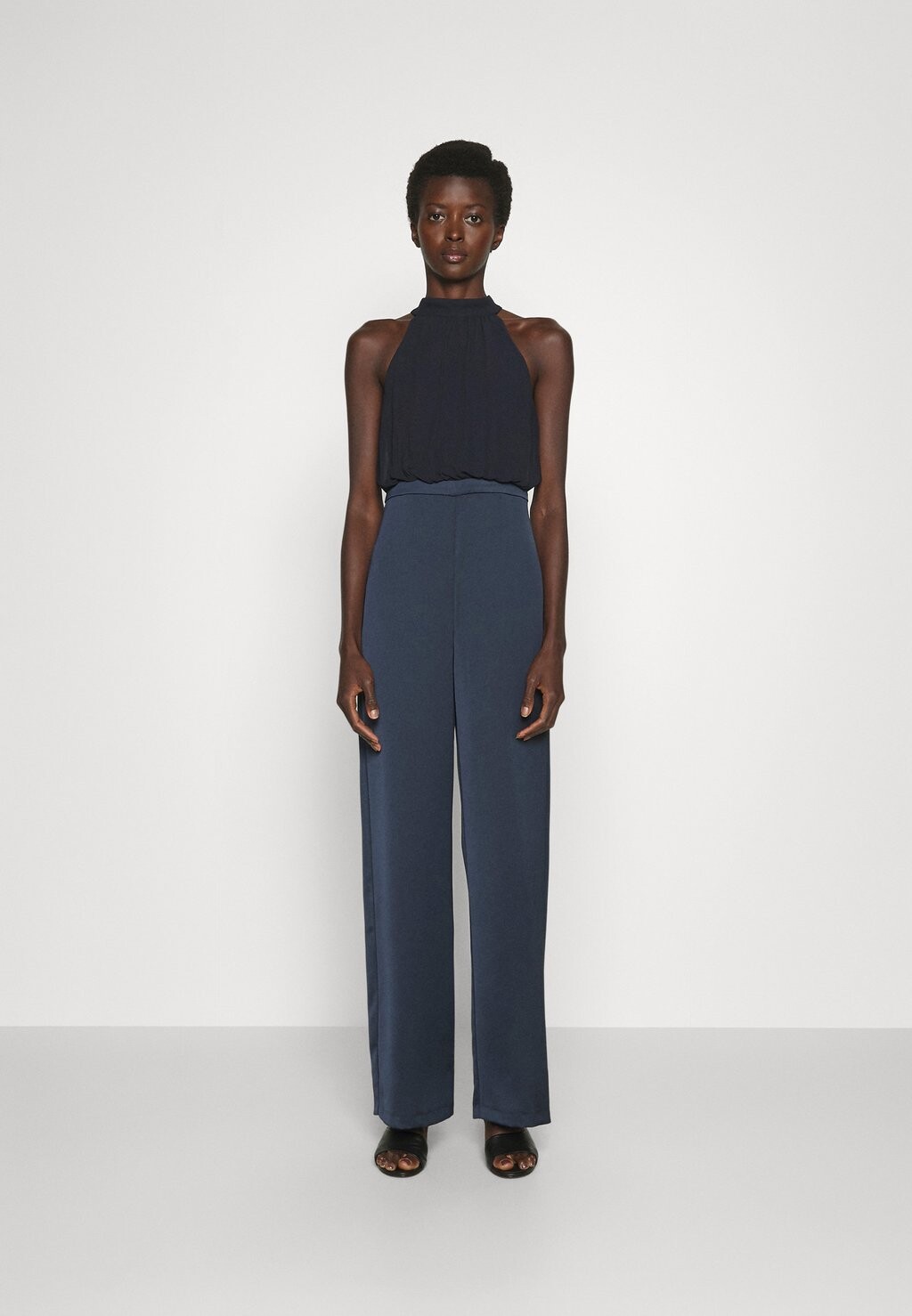 Комбинезон MAX&Co., темно-синий
Комбинезон MAX&Co., темно-синий